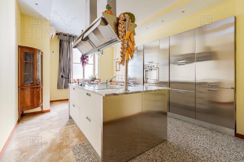 4-КОМН. КВАРТИРА С ОТДЕЛКОЙ 167 М² НА 2 ЭТАЖЕ