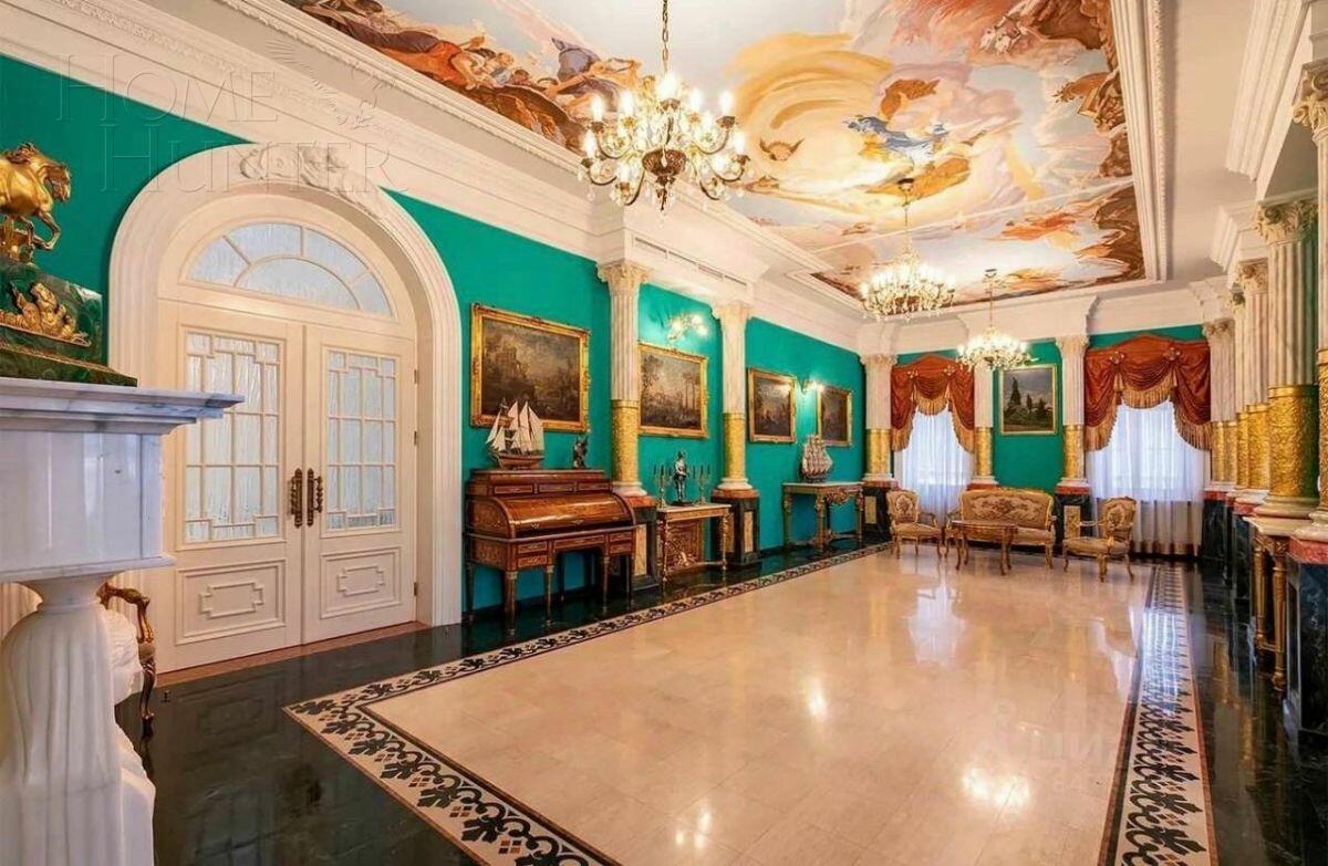 3-этажный коттедж 1 600 м² с отделкой