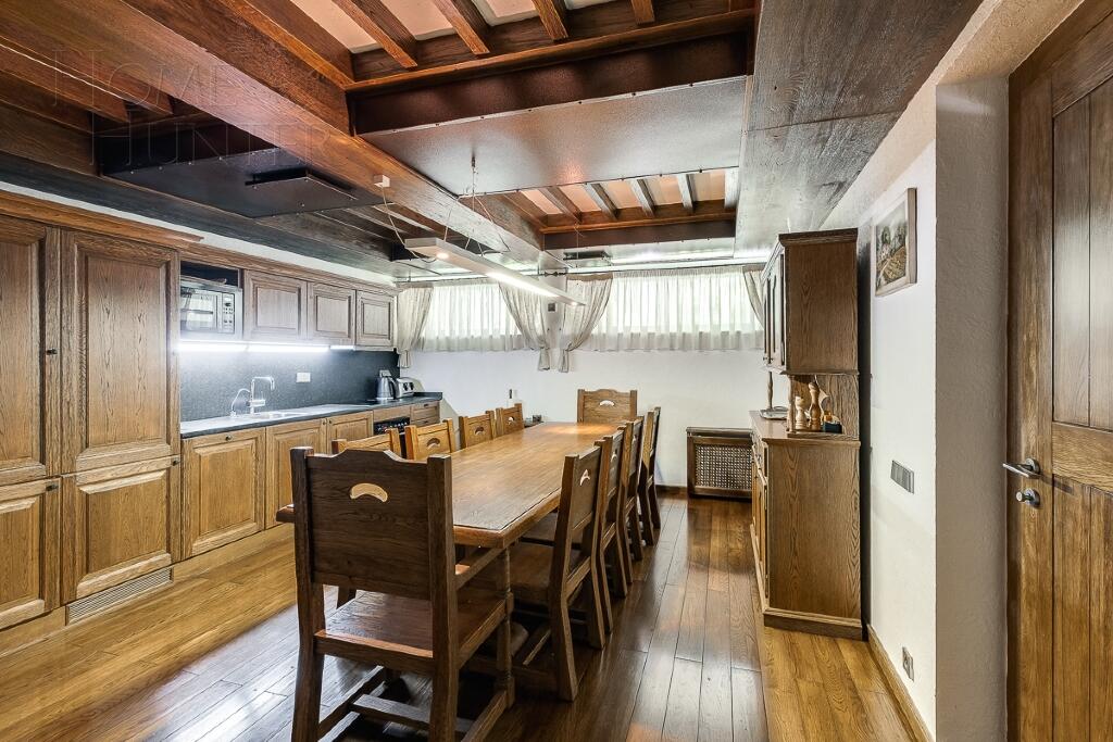 2-этажный коттедж 890 м² с отделкой