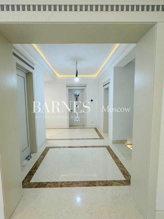 2-этажный коттедж 400 м² с отделкой