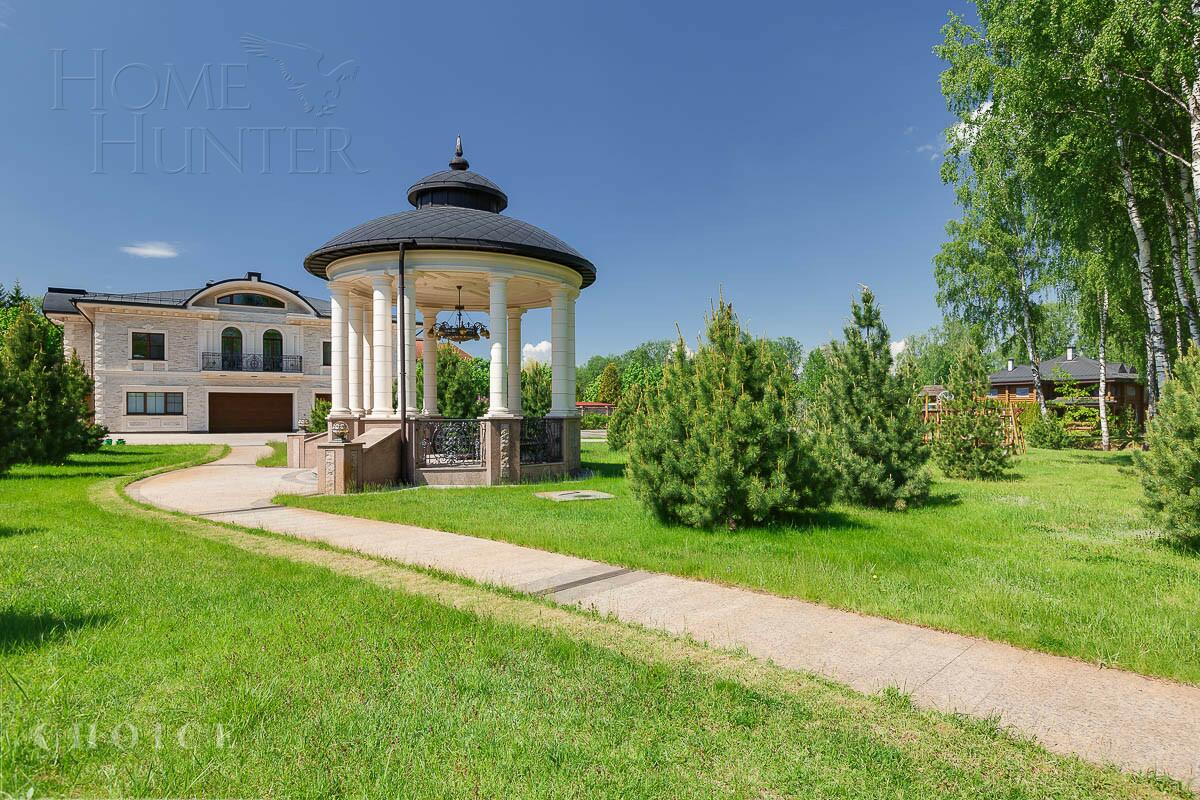 3-этажный коттедж 2 350 м² без отделки