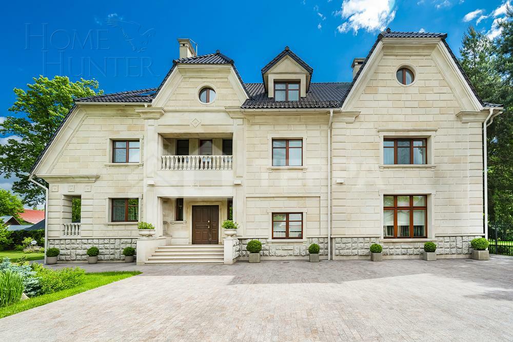 3-этажный коттедж 1 200 м² с отделкой