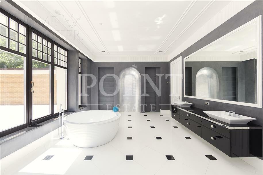 2-этажный коттедж 1 372 м² с отделкой