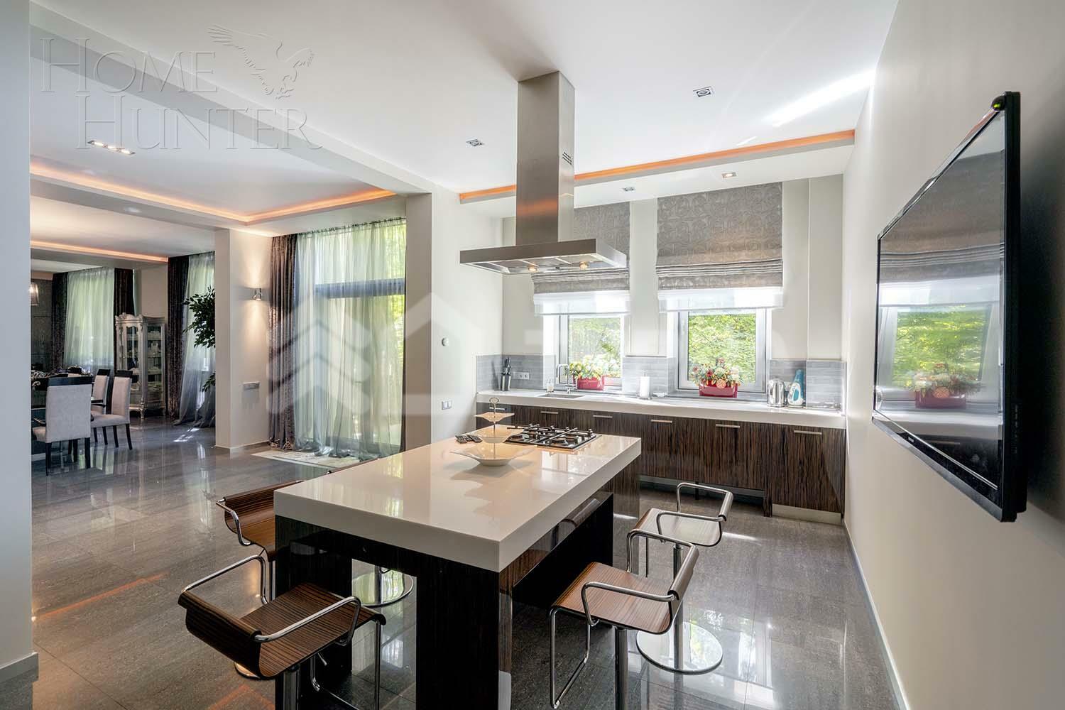 2-этажный коттедж 1 518 м² с отделкой