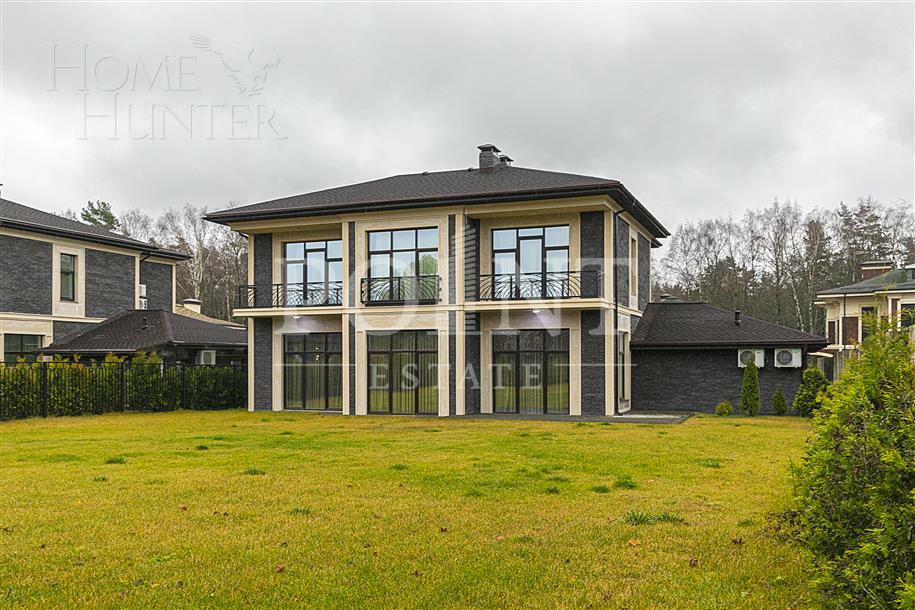 2-этажный коттедж 400 м² с отделкой