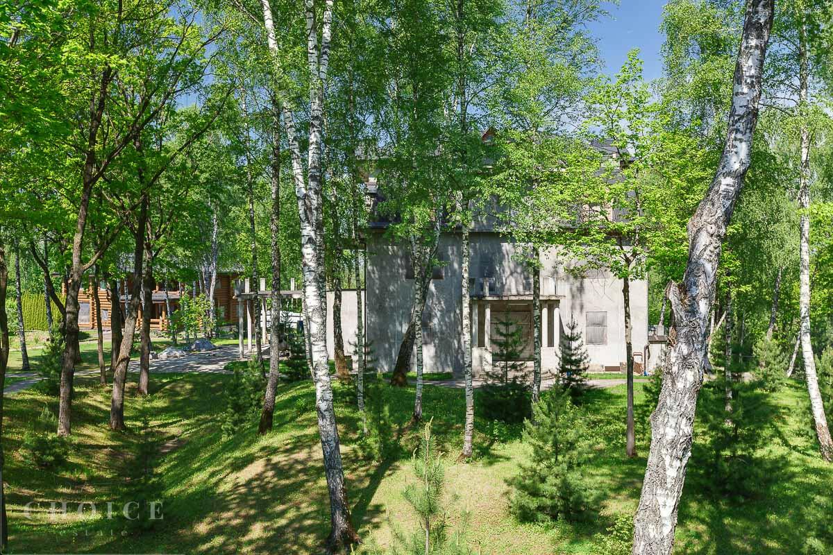 3-этажный коттедж 2 350 м² без отделки