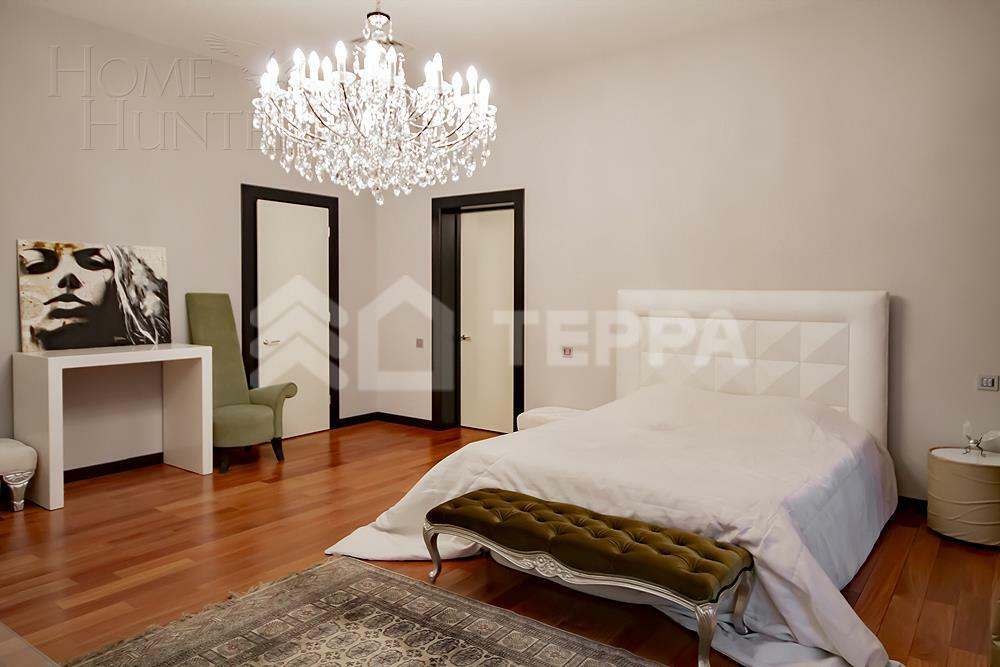 3-этажный коттедж 1 300 м² с отделкой