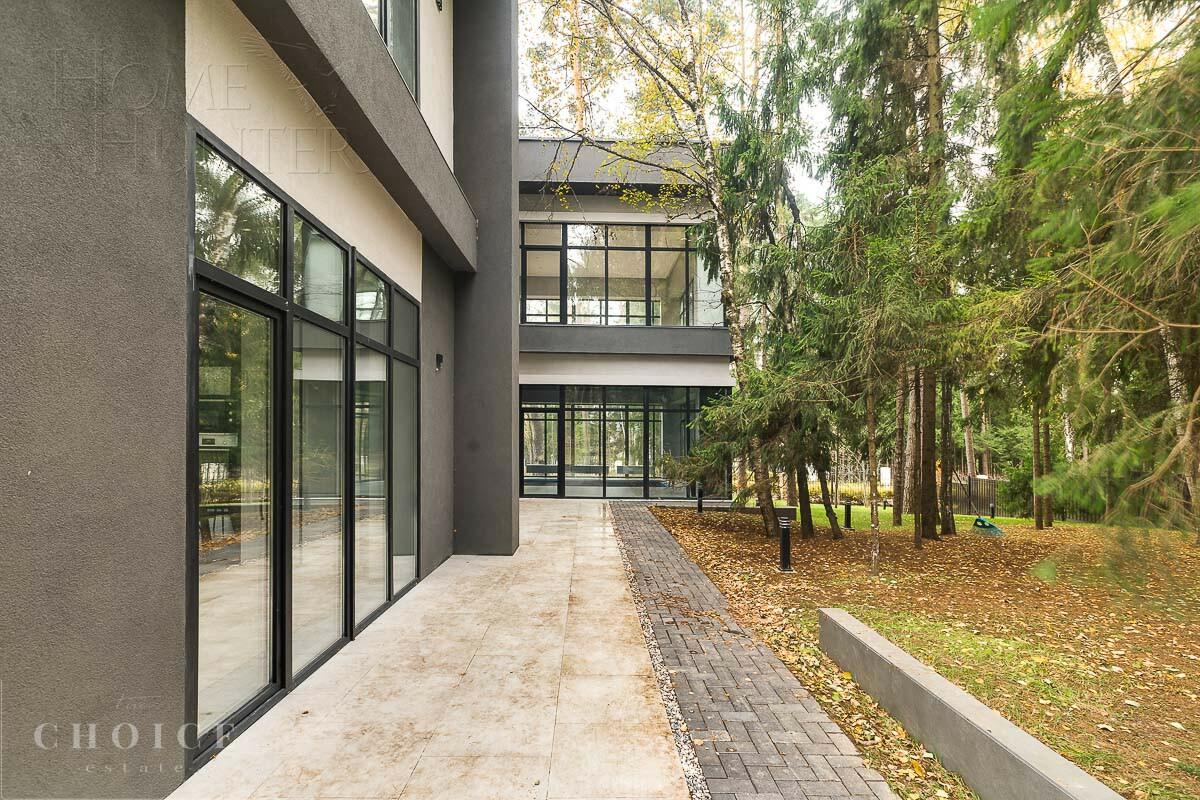 2-этажный коттедж 720 м² с отделкой