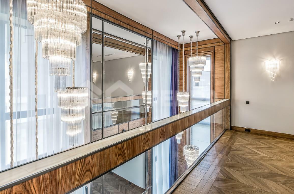 2-этажный коттедж 989.7 м² с отделкой