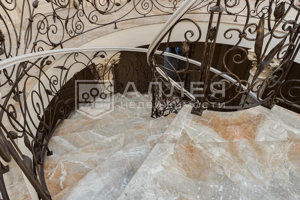 2-этажный коттедж 1 500 м² с отделкой