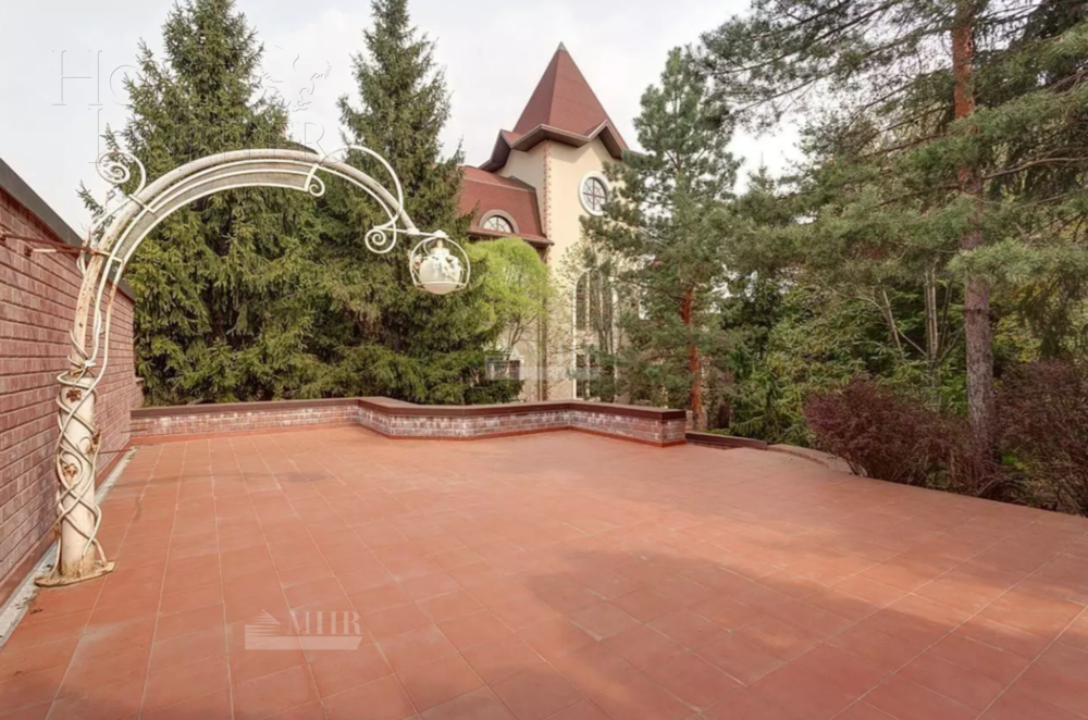 2-этажный коттедж 1 100 м² с отделкой