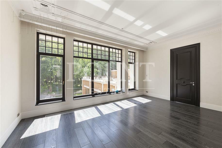 2-этажный коттедж 1 372 м² с отделкой