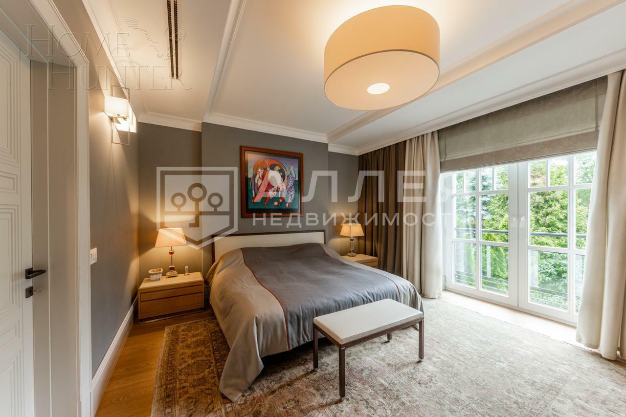 2-этажный коттедж 1 000 м² с отделкой