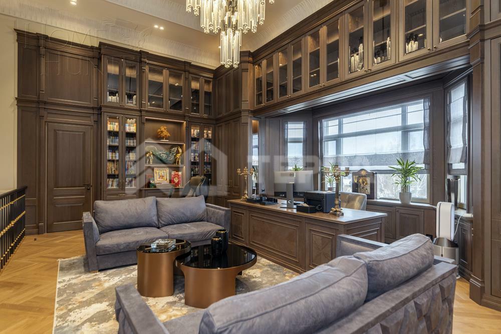 3-этажный коттедж 1 100 м² с отделкой