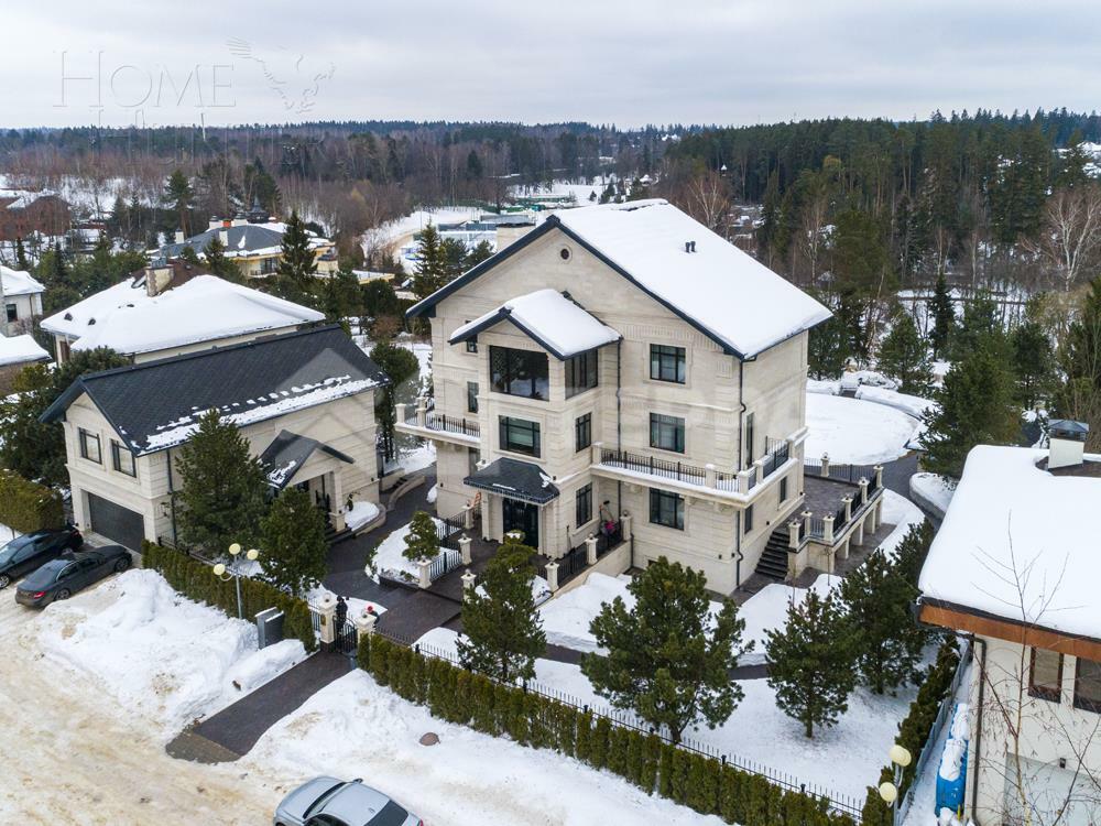 3-этажный коттедж 1 100 м² с отделкой