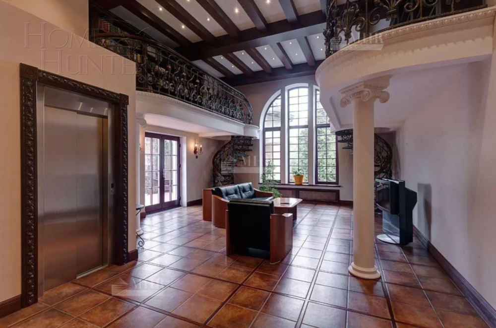 2-этажный коттедж 1 100 м² с отделкой