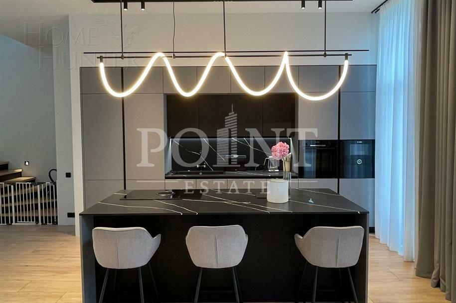 3-этажный таунхаус 288 м² с отделкой