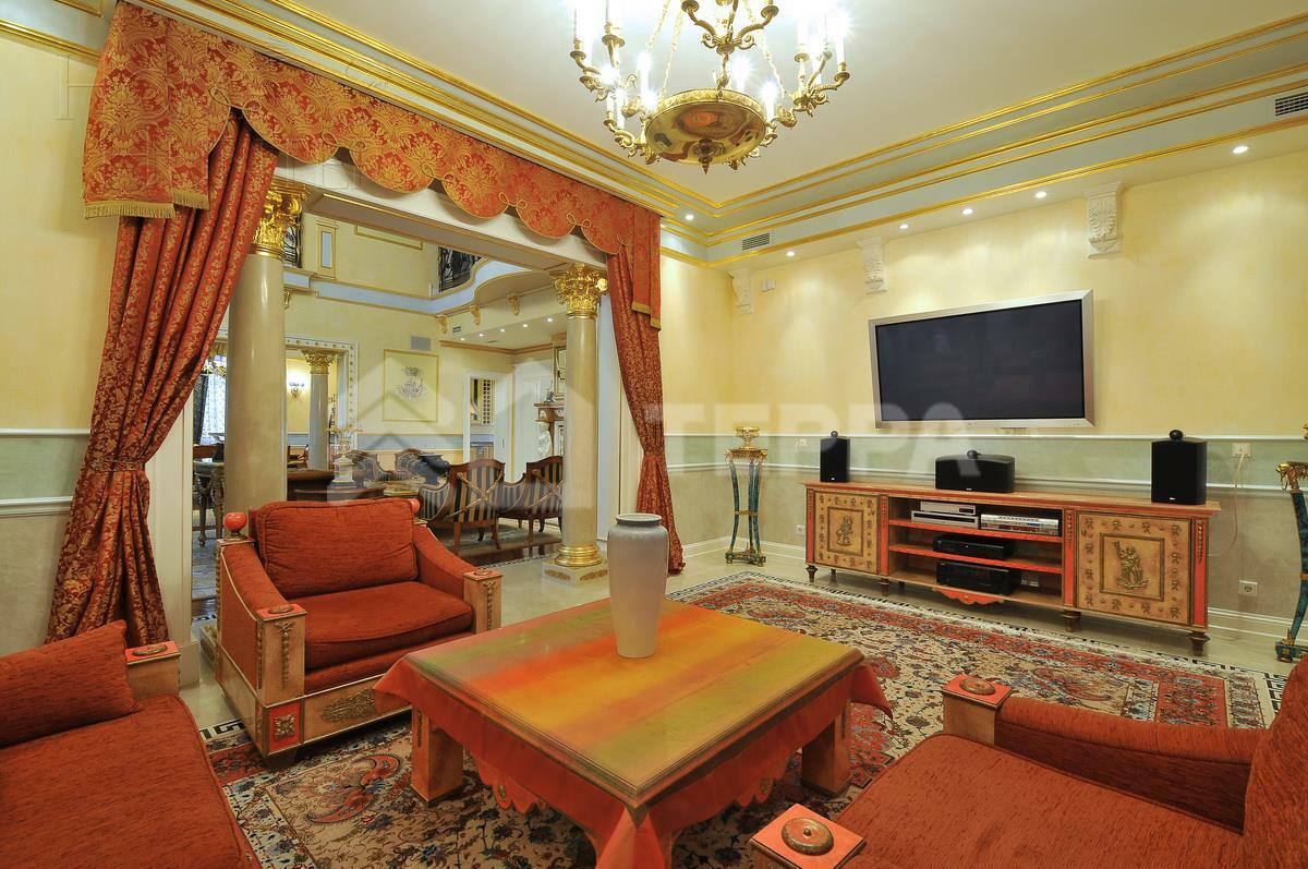 2-этажный коттедж 1 000 м² с отделкой