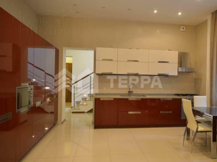 2-этажный коттедж 600 м² с отделкой