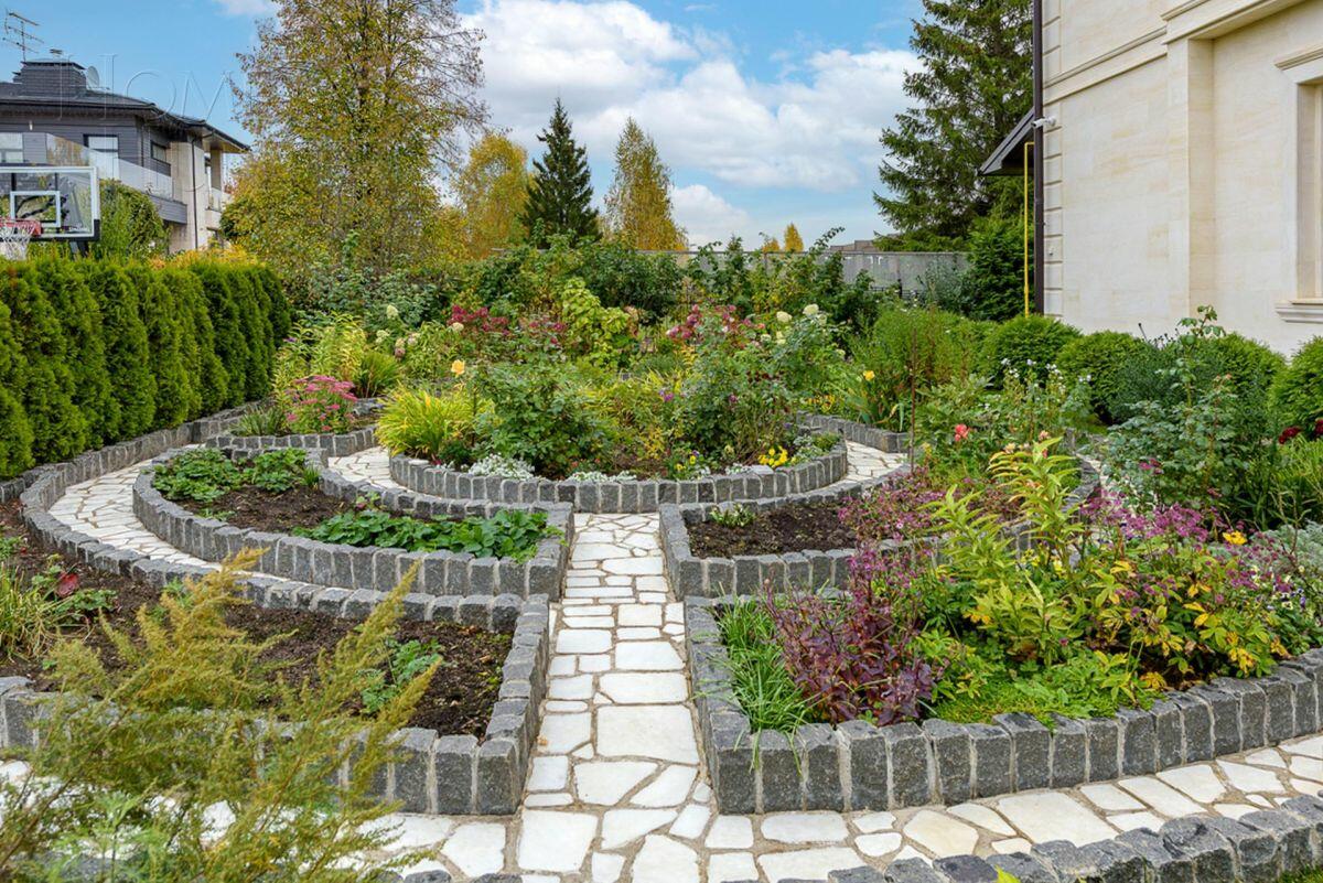 2-этажный коттедж 1 280 м² с отделкой