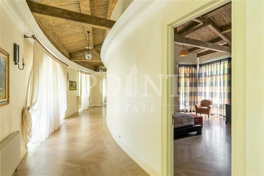 2-этажный коттедж 1 042.4 м² с отделкой