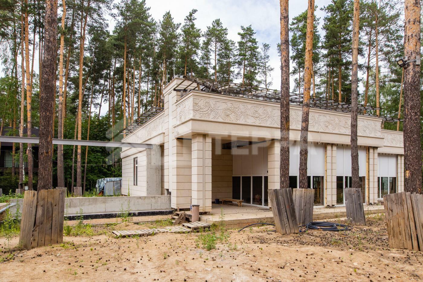 2-этажный коттедж 3 748 м² без отделки