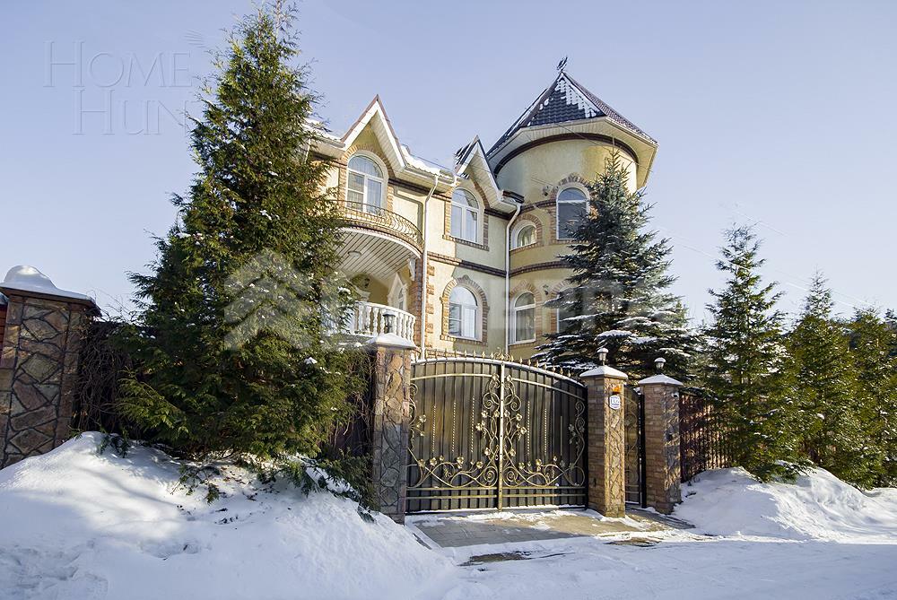 3-этажный коттедж 600 м² с отделкой