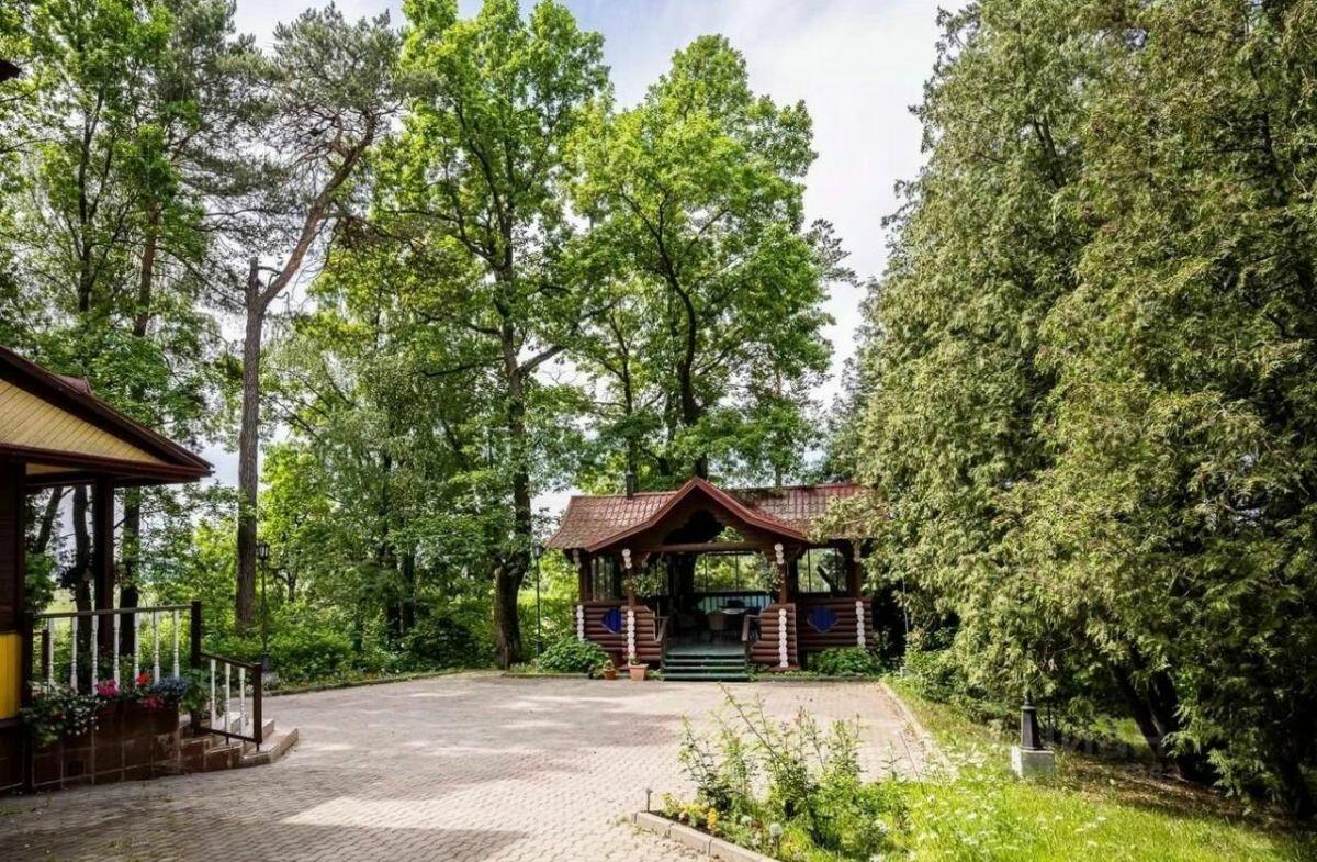 3-этажный коттедж 1 600 м² с отделкой