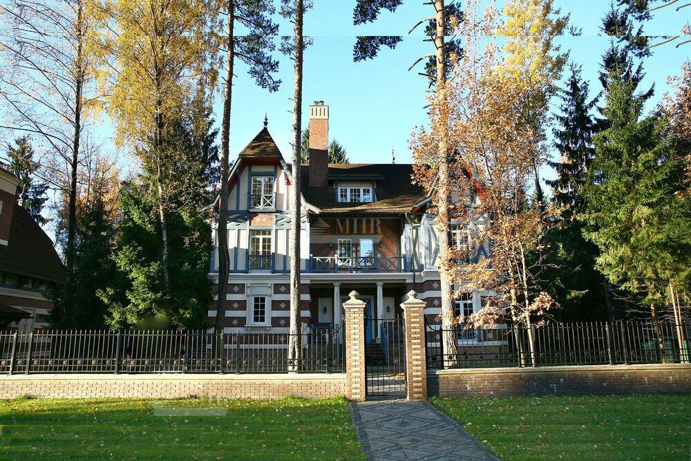 2-этажный коттедж 687 м² с отделкой