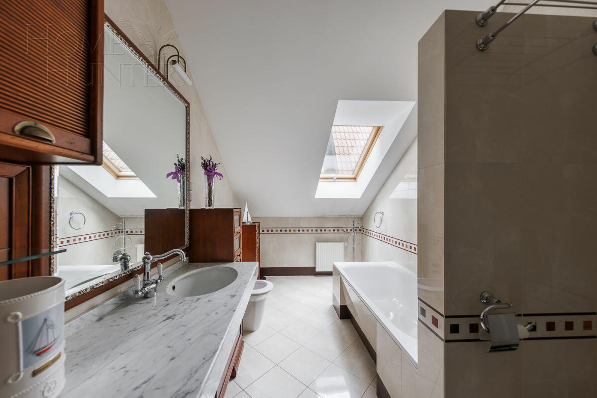 2-этажный коттедж 398.2 м² с отделкой