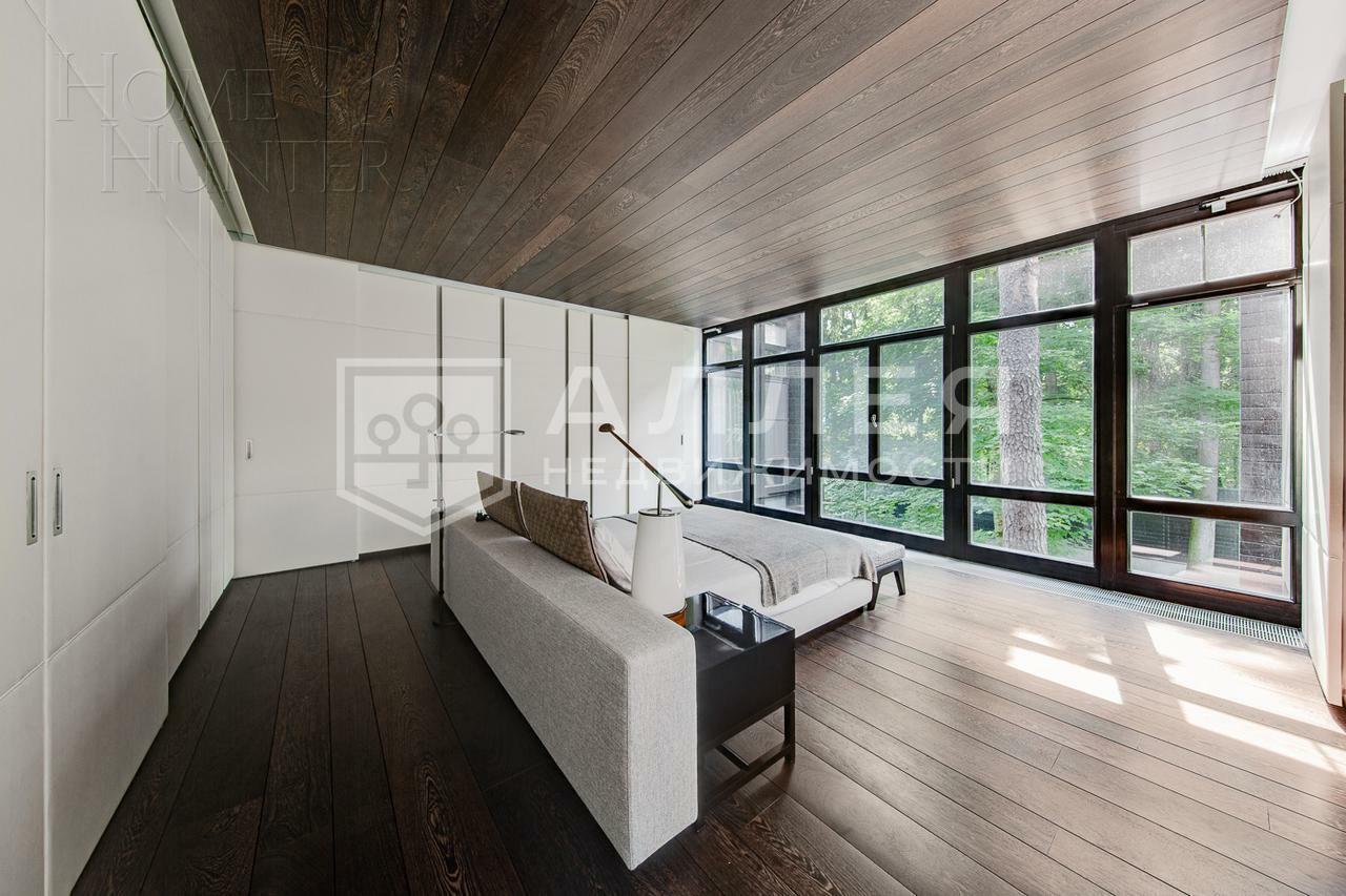 4-этажный коттедж 1 100 м² с отделкой