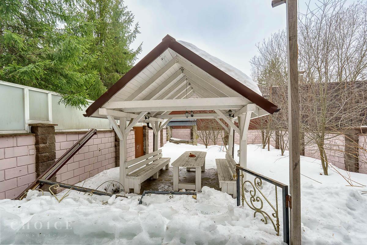 3-этажный таунхаус 400 м² с отделкой