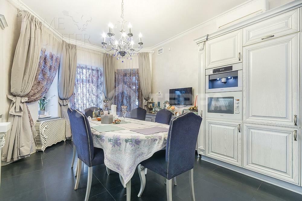 3-этажный коттедж 450 м² с отделкой