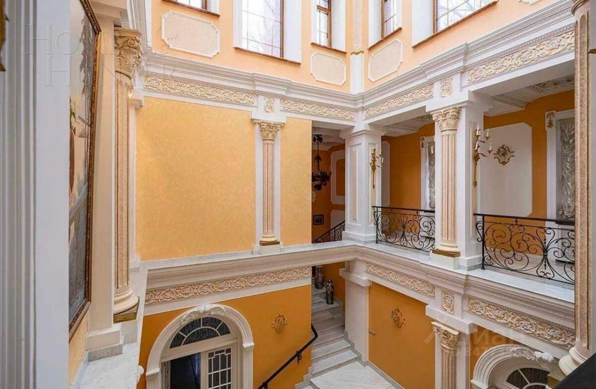 3-этажный коттедж 1 600 м² с отделкой