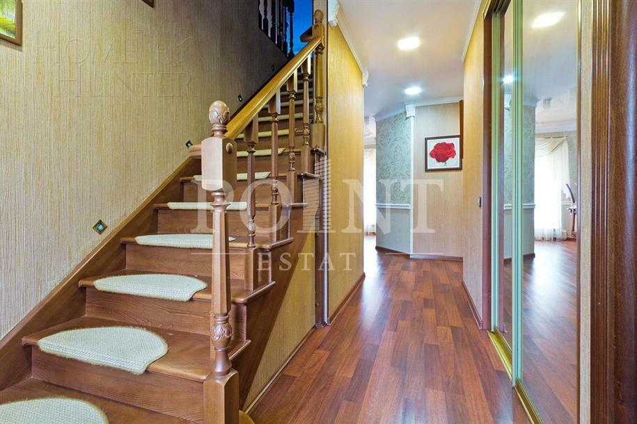 2-этажный коттедж 300 м² с отделкой