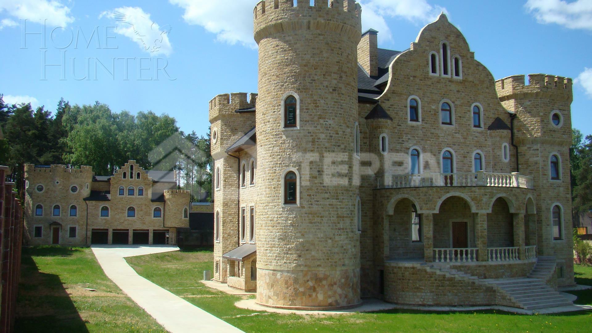 3-этажный коттедж 1 900 м² без отделки