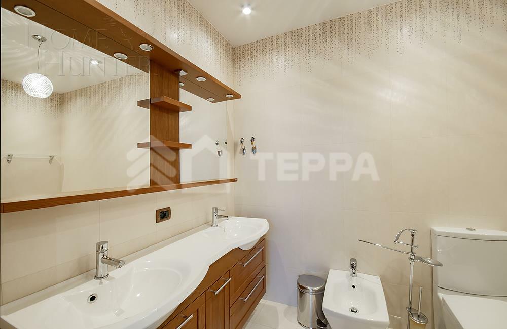 3-этажный таунхаус 350 м² с отделкой