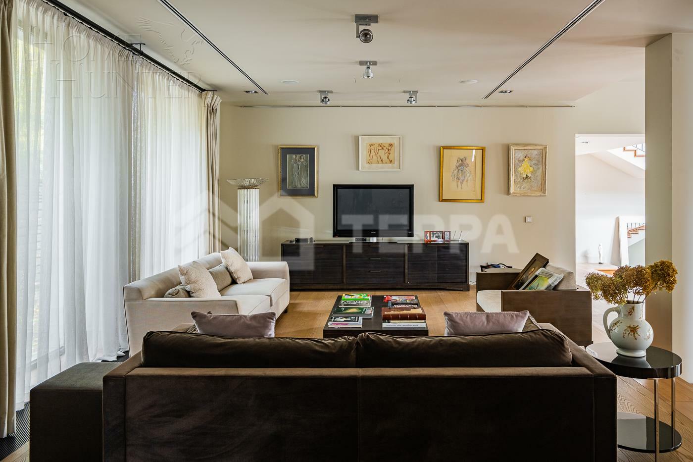 2-этажный коттедж 1 160 м² с отделкой