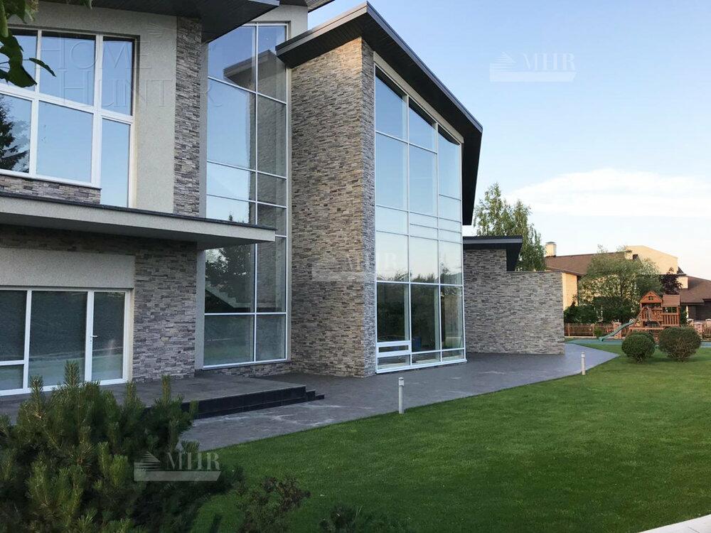 2-этажный коттедж 1 700 м² без отделки