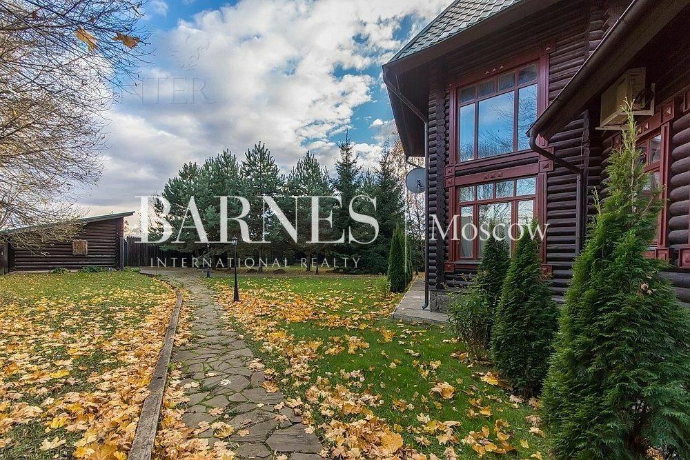 3-этажный коттедж 700 м² с отделкой