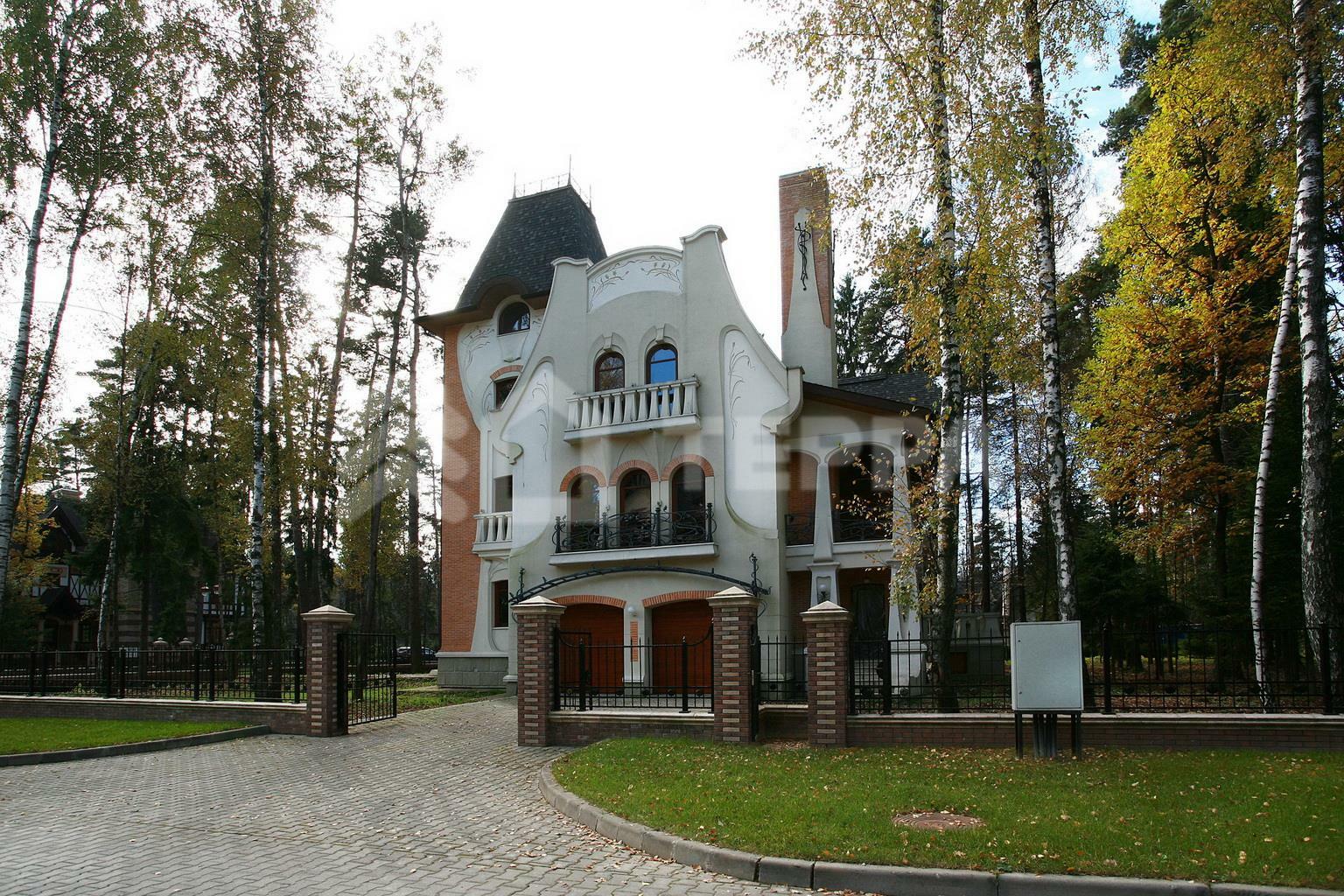 2-этажный коттедж 691 м² с отделкой