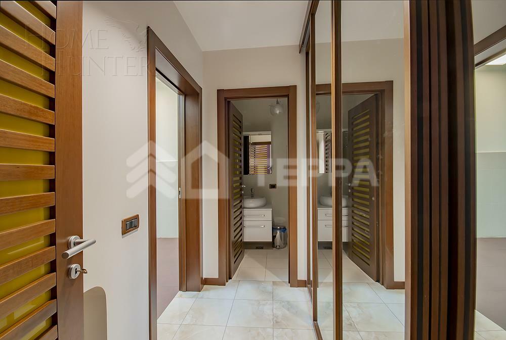 3-этажный таунхаус 350 м² с отделкой