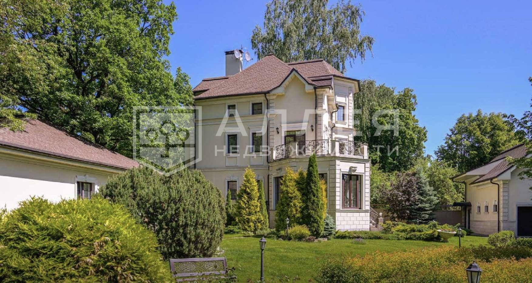 3-этажный коттедж 370 м² с отделкой