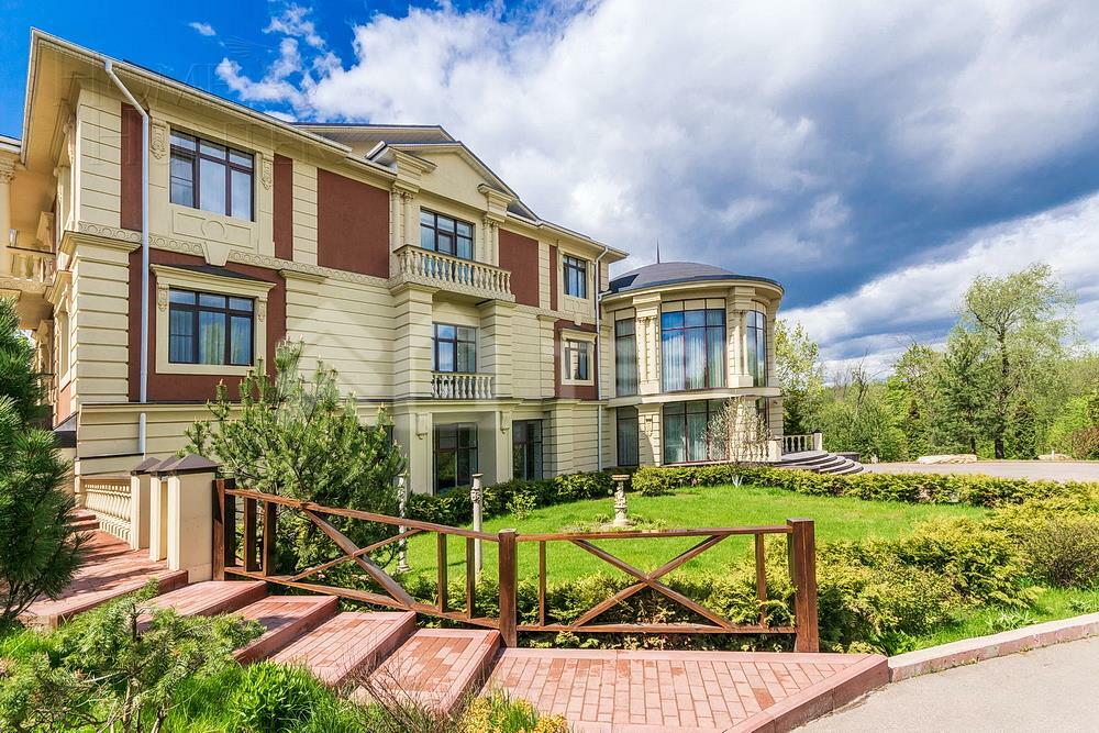 КОТТЕДЖ 2 000 м² с отделкой