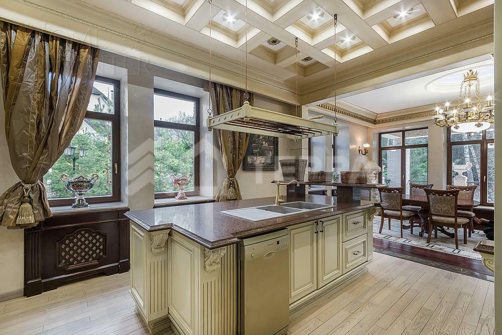 2-этажный коттедж 1 000 м² с отделкой