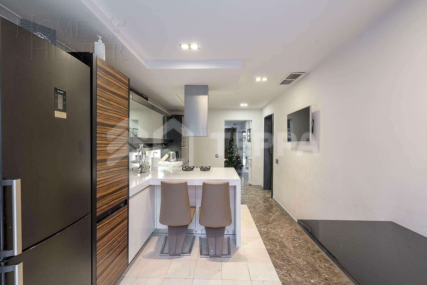 3-этажный таунхаус 350 м² с отделкой