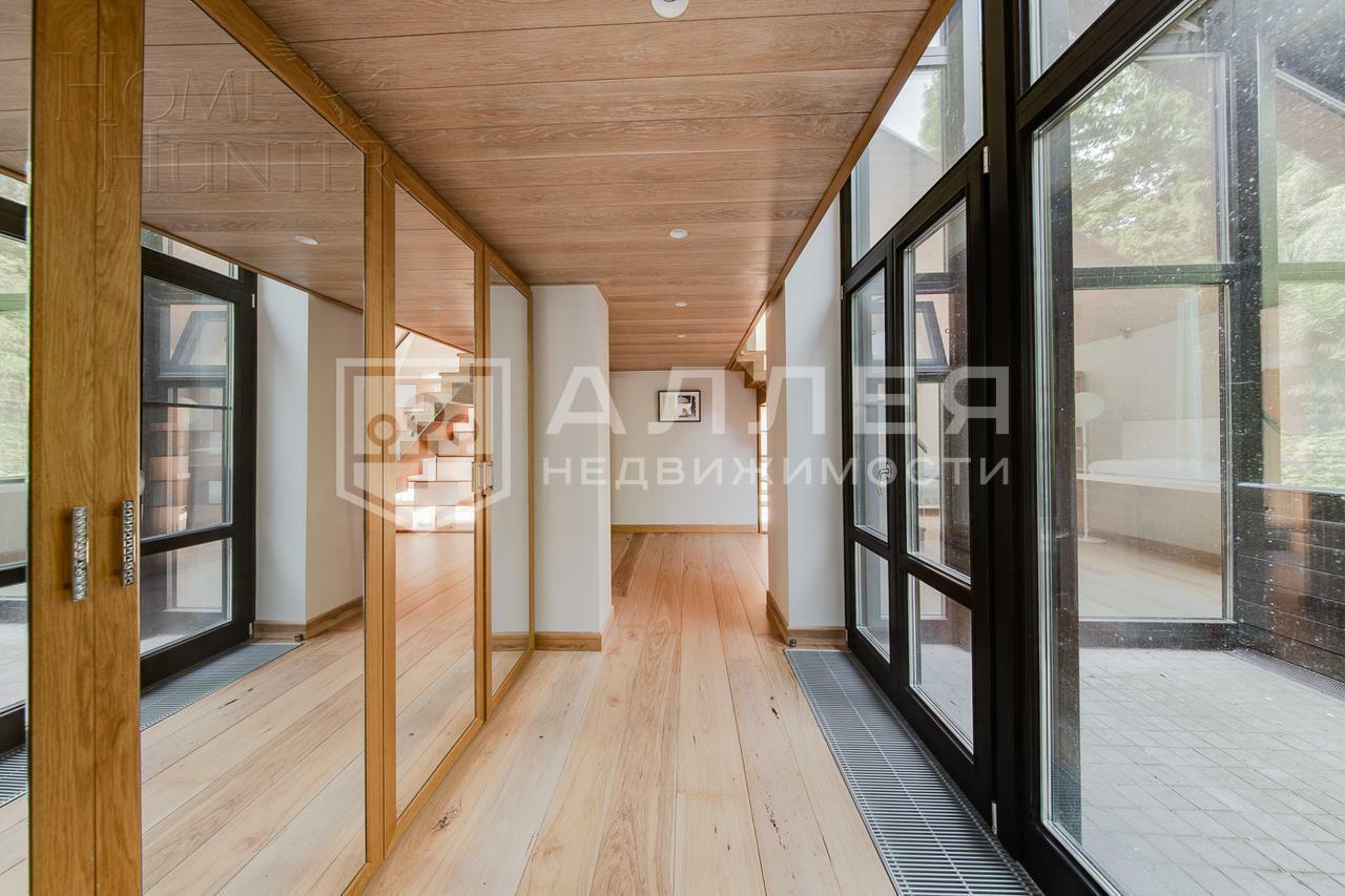 4-этажный коттедж 1 100 м² с отделкой