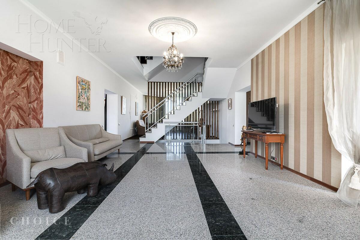 2-этажный коттедж 750 м² с отделкой