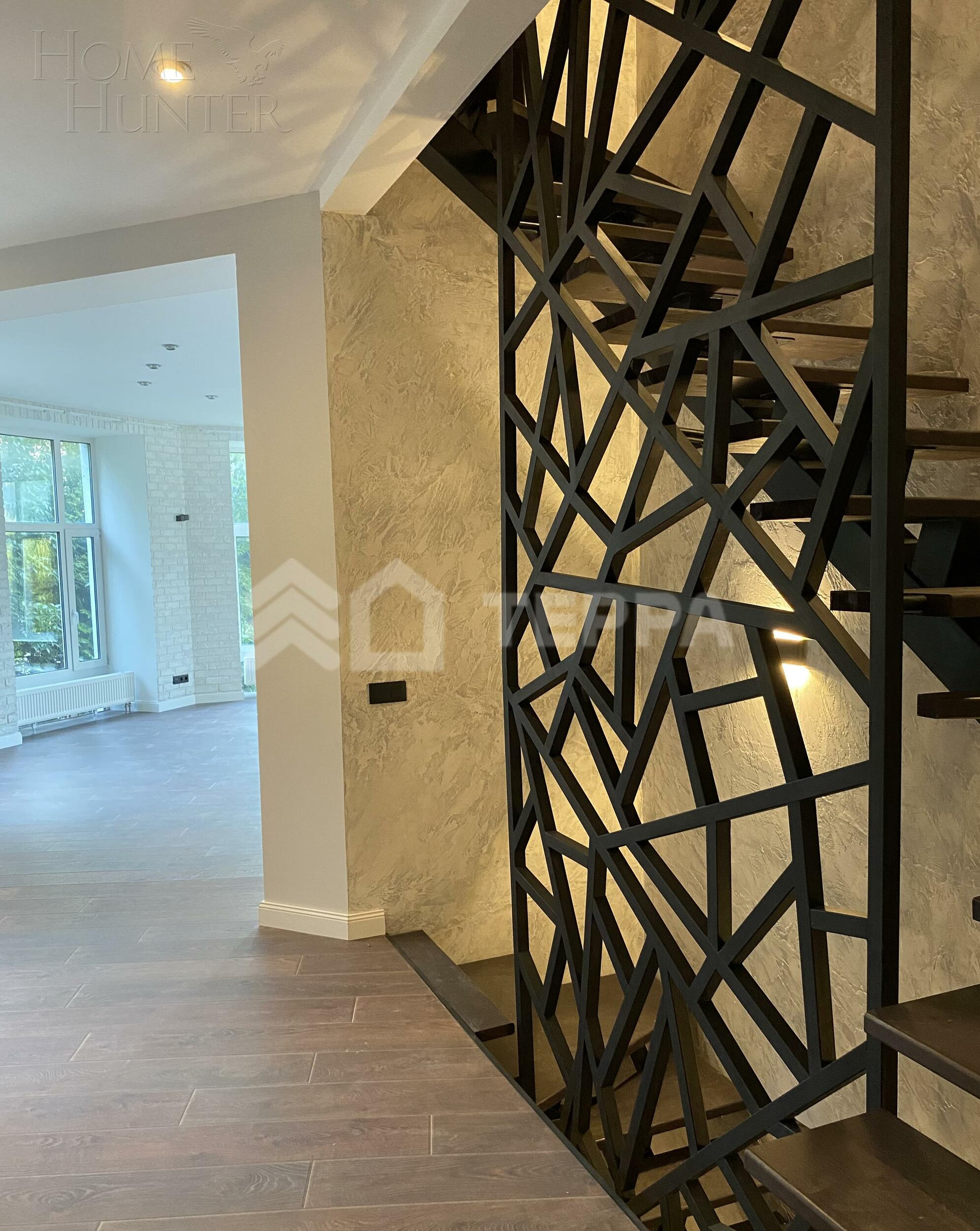 3-УРОВНЕВЫЙ ТАУНХАУС С ОТДЕЛКОЙ 400 М² НА 1 ЭТАЖЕ