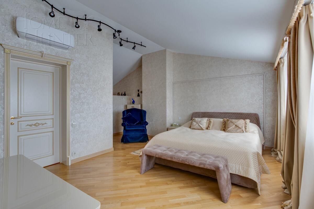 3-этажный таунхаус 300 м² с отделкой